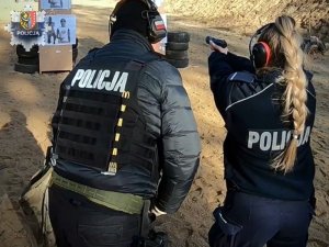 Polkowiccy policjanci doskonalą umiejętności strzeleckie