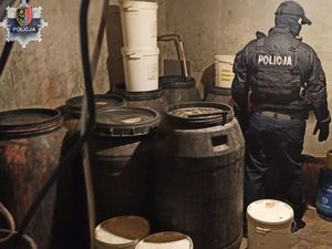 Miejsce nielegalnej produkcji alkoholu zlikwidowane przez polkowickich kryminalnych