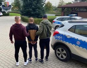 Polkowiccy policjanci zanim dojechali do miejsca pełnienia służby, namierzyli i zatrzymali poszukiwanego