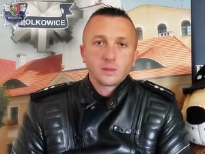 Senior Online - Mieszkańcy spotkali się z policjantem ruchu drogowego za pośrednictwem Internetu