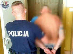 Tymczasowy areszt za kradzież rozbójniczą i znieważenie interweniujących policjantów