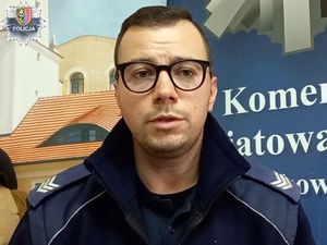 Senior Online - Mieszkańcy spotkali się z policjantem ruchu drogowego za pośrednictwem Internetu