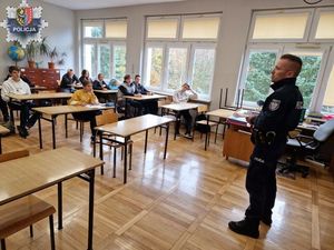 Kolejne spotkanie funkcjonariuszy z młodzieżą przygotowujące do konkursu wiedzy o Policji