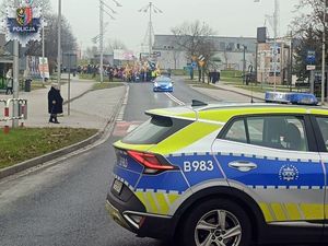 Policjanci zadbali o bezpieczeństwo podczas przemarszu Orszaku Trzech Króli w Polkowicach