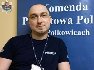 Senior Online - Mieszkańcy spotkali się z polkowickim dzielnicowym za pośrednictwem Internetu