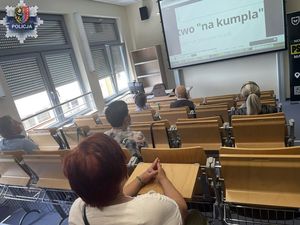 Policjanci przeprowadzili ewaluację debaty z seniorami