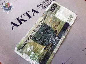 Policjanci ostrzegają przed fałszywymi banknotami!