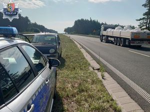 Policjanci zatrzymali 91-latka, który jechał drogą ekspresową pod prąd