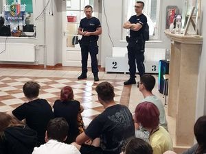 "Bezpieczne Wakacje 2024" - Policjanci spotkali się z uczestnikami półkolonii