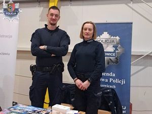 Funkcjonariusze rozmawiali z chocianowskimi uczniami o zawodzie policjanta