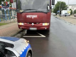 Kierowca został powstrzymany przez policjantów tuż przed wyjazdem z dziećmi na wycieczkę