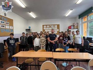 Przemkowscy policjanci rozmawiali z uczniami o cyberzagrożeniach, hejcie i mowie nienawiści