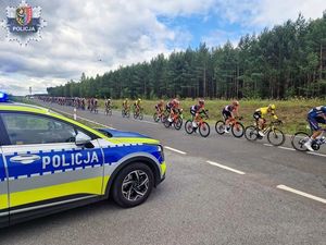 Policjanci zabezpieczyli polkowicki odcinek przejazdu kolarzy w ramach 82. wyścigu Tour de Pologne