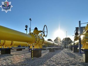 Uwaga na telefony nakłaniające do inwestycji w projekt Baltic Pipe: Oszuści podający się za maklerów giełdowych wyłudzili blisko 79 tysięcy złotych od 74-letniego mieszkańca Polkowic