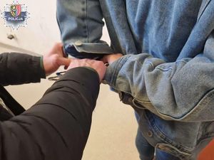Trafili do więzienia za kradzież z włamaniem i niezatrzymanie się do kontroli drogowej