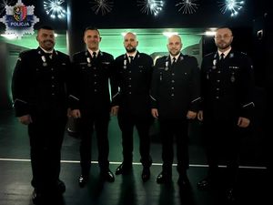 Pięciu policjantów z Polkowic odznaczonych wyróżnieniem „Homo Homini”