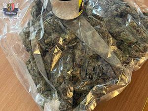 Tymczasowy areszt dla 49-latka: Narkotyki zamiast na polkowickie ulice trafiły do policyjnego depozytu