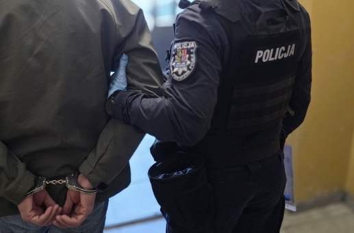 Policja w Polkowicach zatrzymała poszukiwanego 22-latka